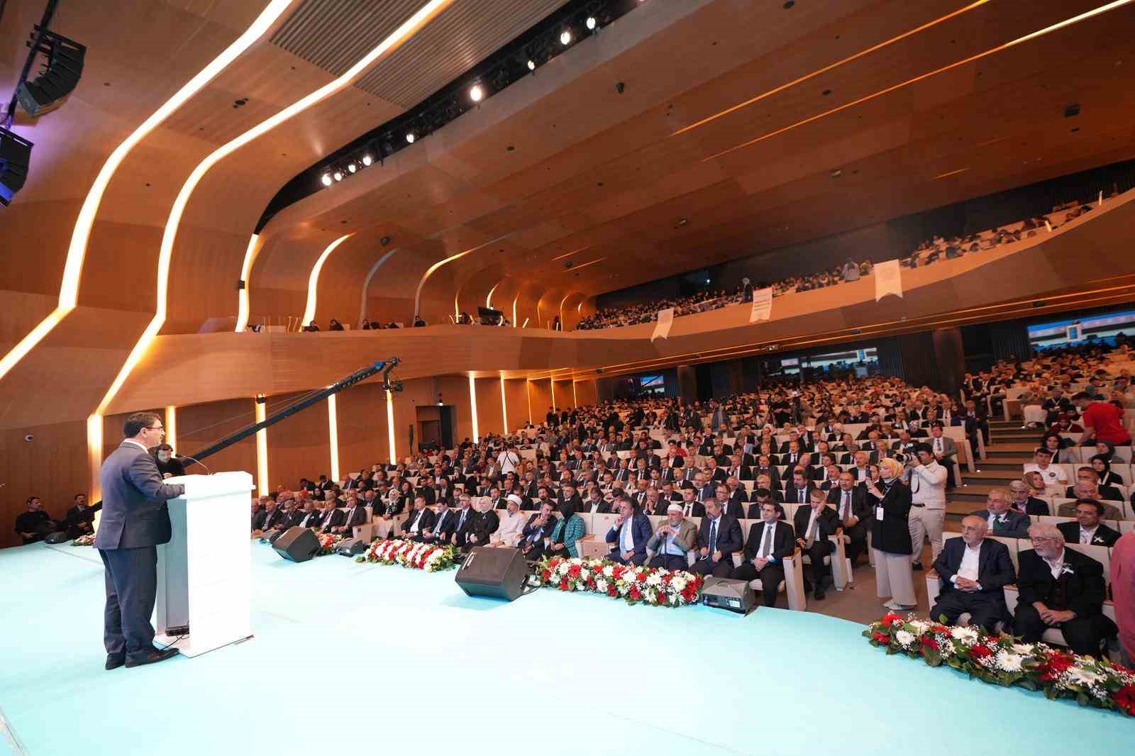 Bakan Tekin: "İmam hatip okullarında kaliteyi artırmaya yönelik çalışmalar yürütüyoruz"
