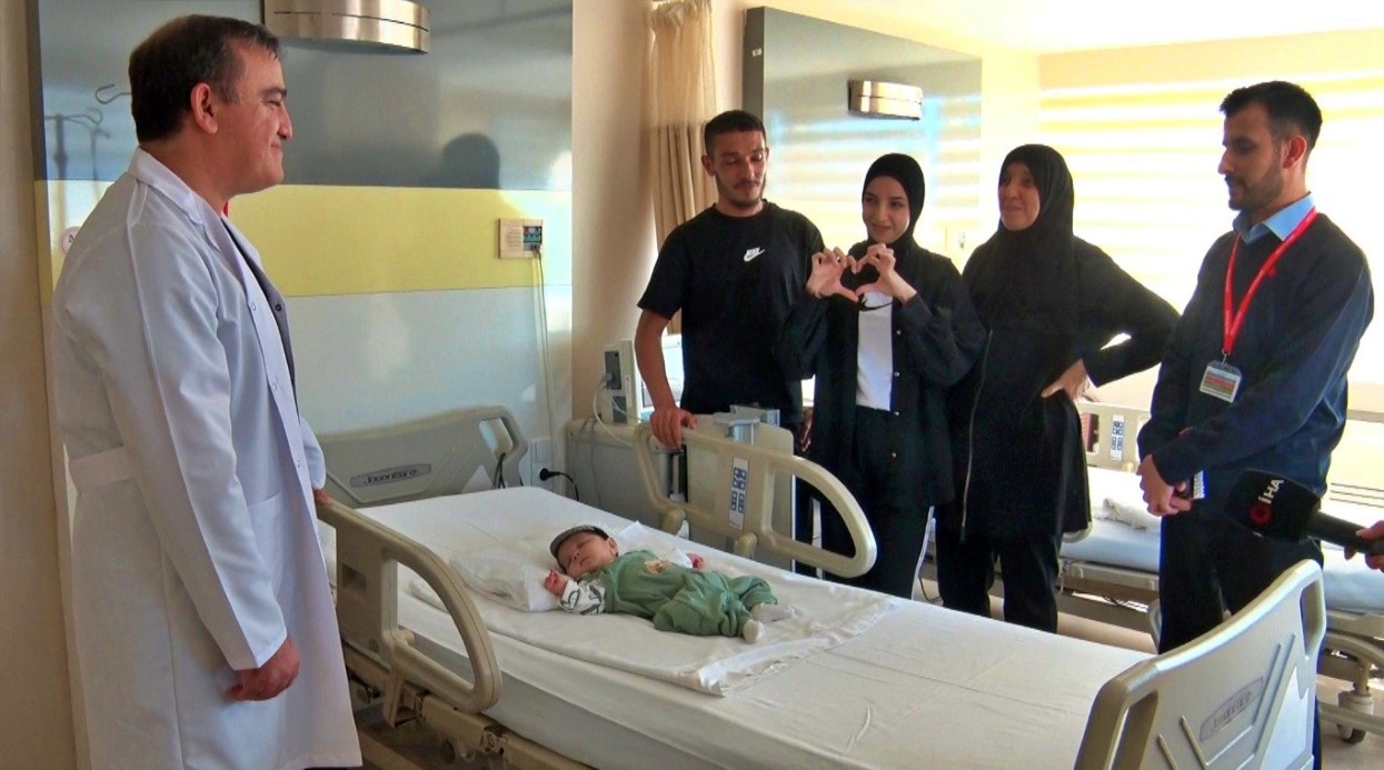 10 aylık Mahmoud’un Filistin’den Antalya’ya zorlu karaciğer nakil yolculuğunda mutlu son