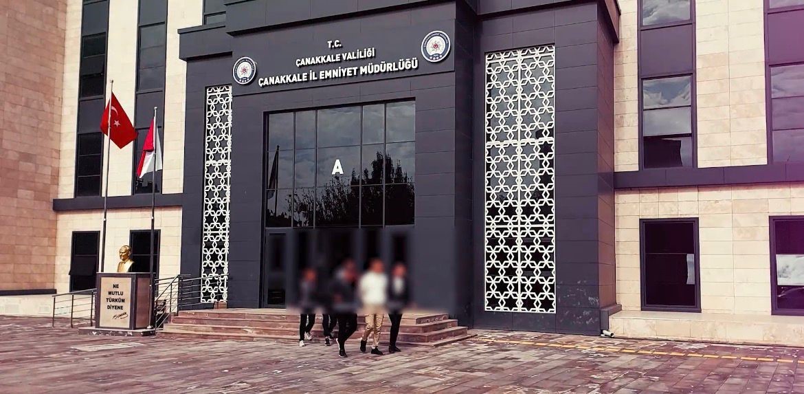 Tomografide şok eden g&ouml;r&uuml;nt&uuml;...Uyuşturucu midesinden &ccedil;ıkarıldı
