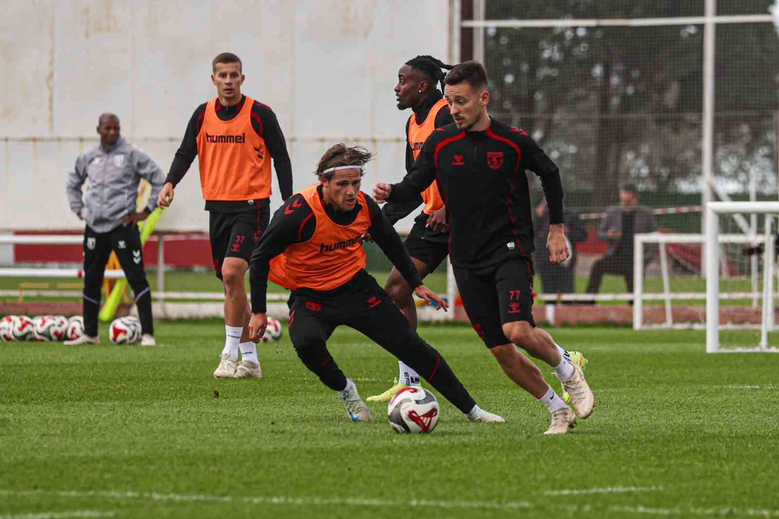 Samsunspor, Kayserispor deplasmanında g&uuml;len taraf olmak istiyor
