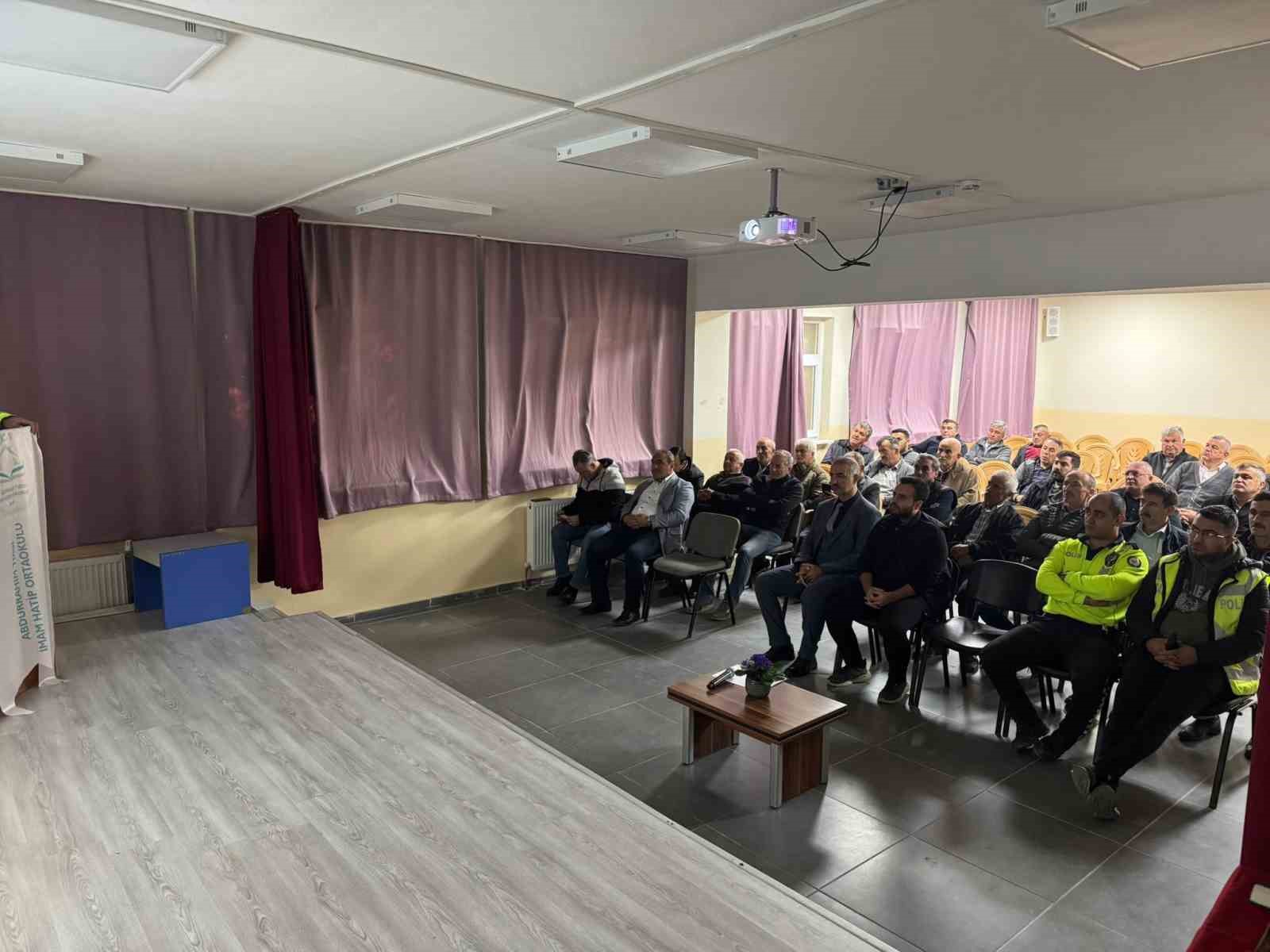 Mudurnu’da taşımalı eğitim şoförlerine güvenlik eğitimi
