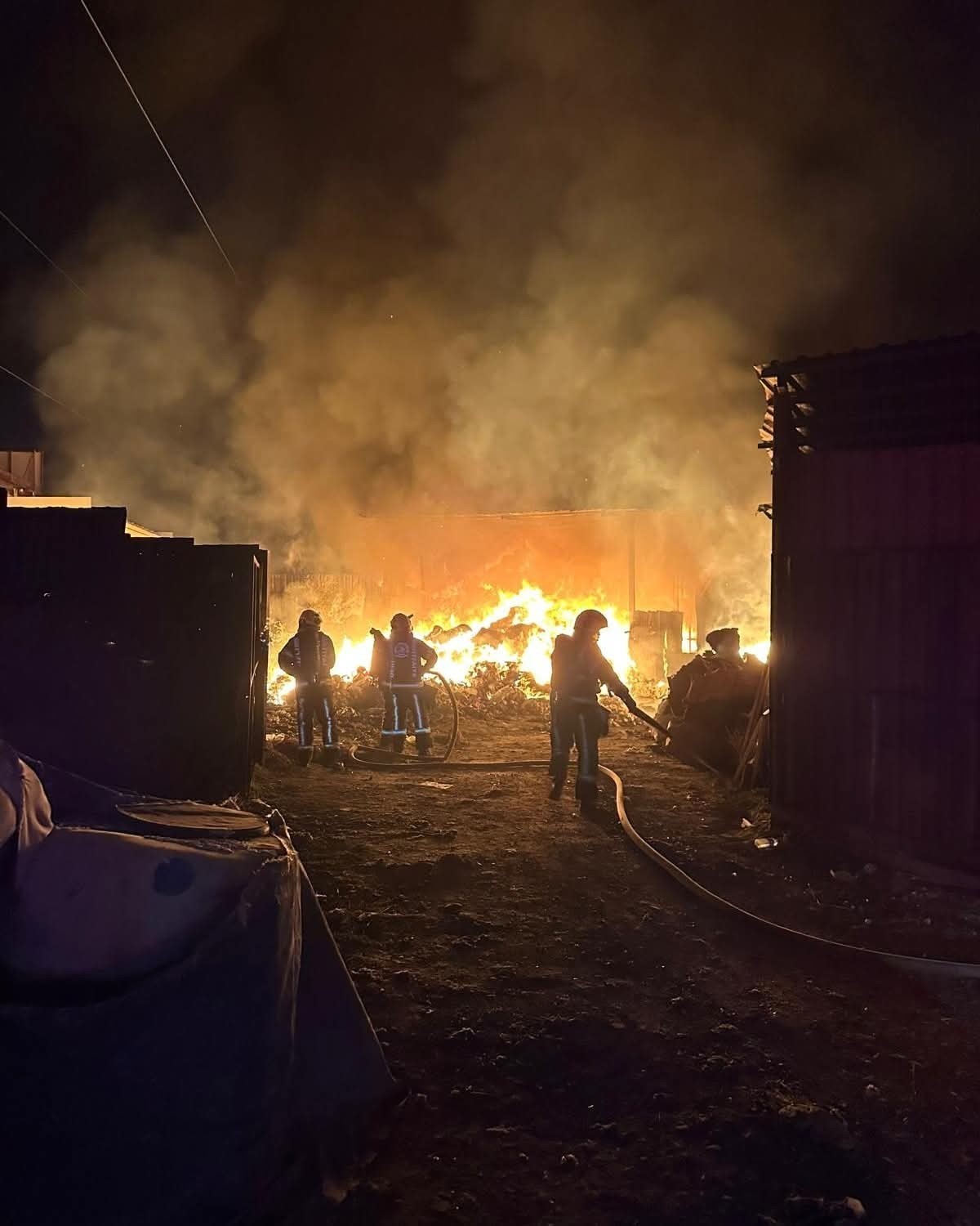 Denizli&rsquo;de bir iş yeri alev alev yandı
