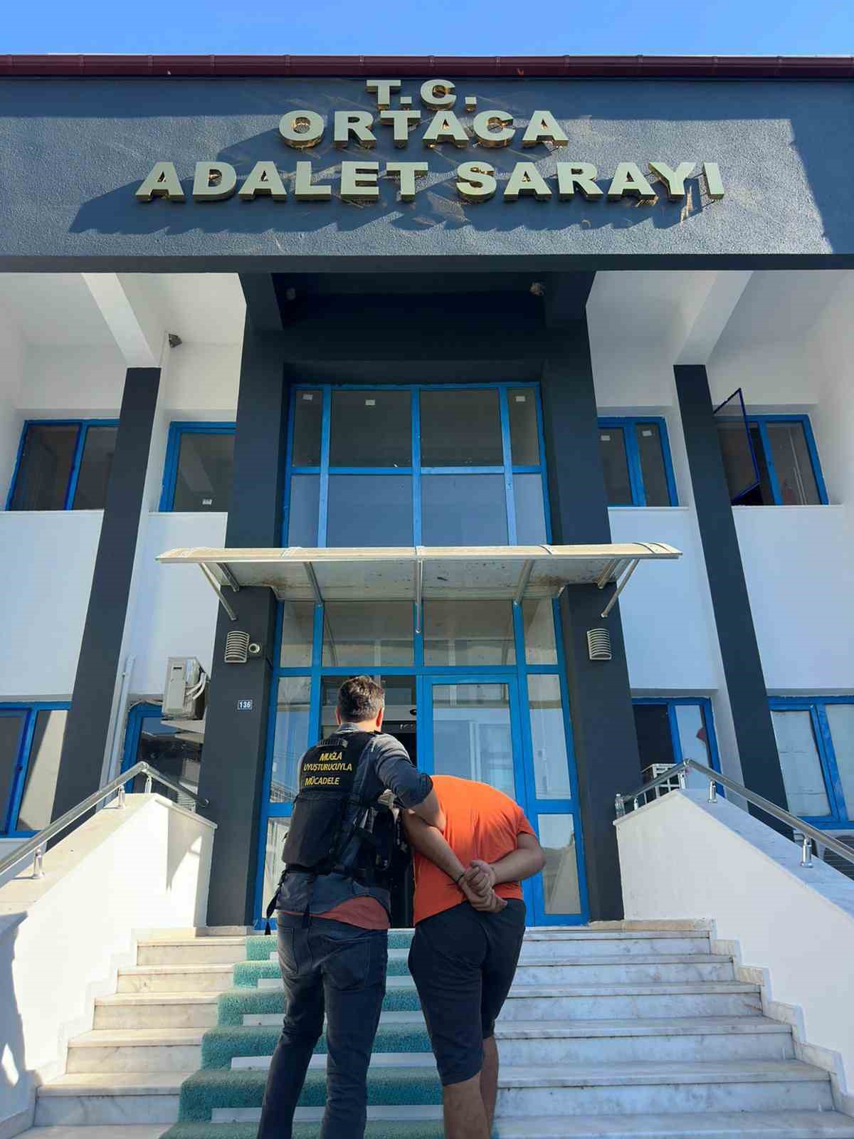 Muğla&rsquo;da uyuşturucu operasyonu: 10 tutuklama
