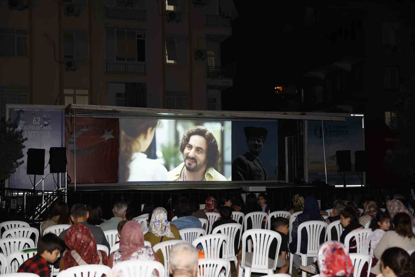 Altın Portakal’da "Gezen Sinema" heyecanı başladı
