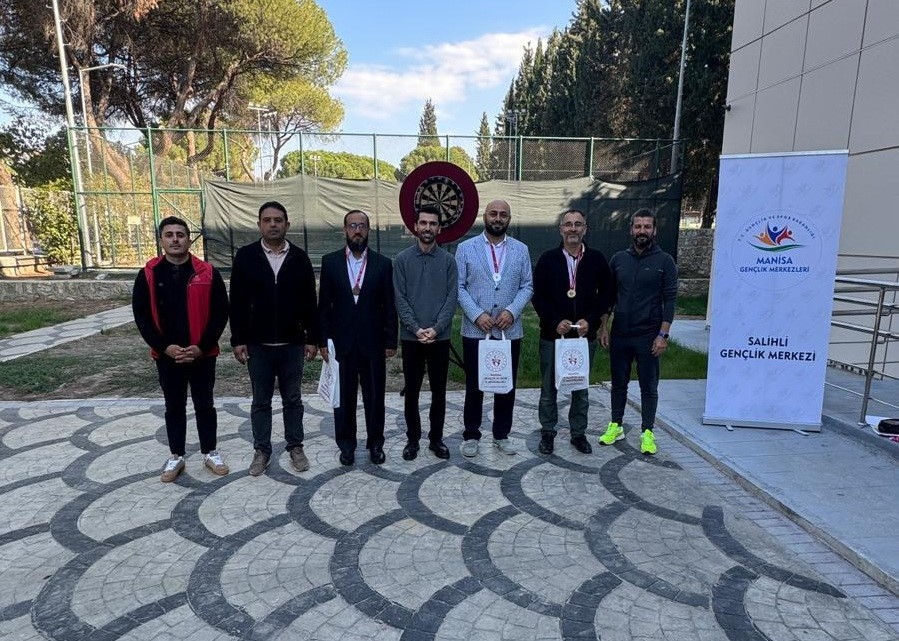 Salihli&rsquo;de din g&ouml;revlileri dart turnuvasında buluştu
