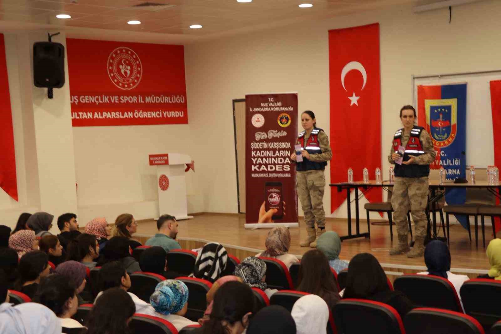 Muş’ta 160 üniversite öğrencisine KADES uygulaması anlatıldı
