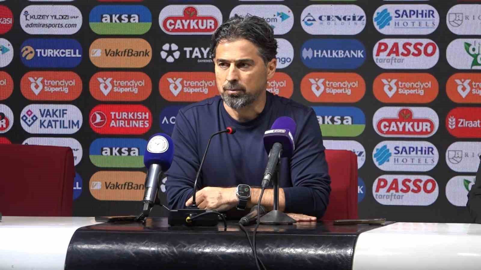 İlhan Palut: "Oyuncularım m&uuml;cadelelerinin karşılığını alamadıkları i&ccedil;in daha &ccedil;ok &uuml;z&uuml;l&uuml;yorum"
