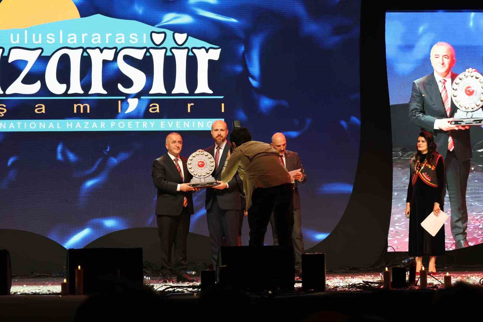 Türk dünyası renkleriyle Elazığ’da parladı: Hazar Şiir Akşamları finali beğeni topladı
