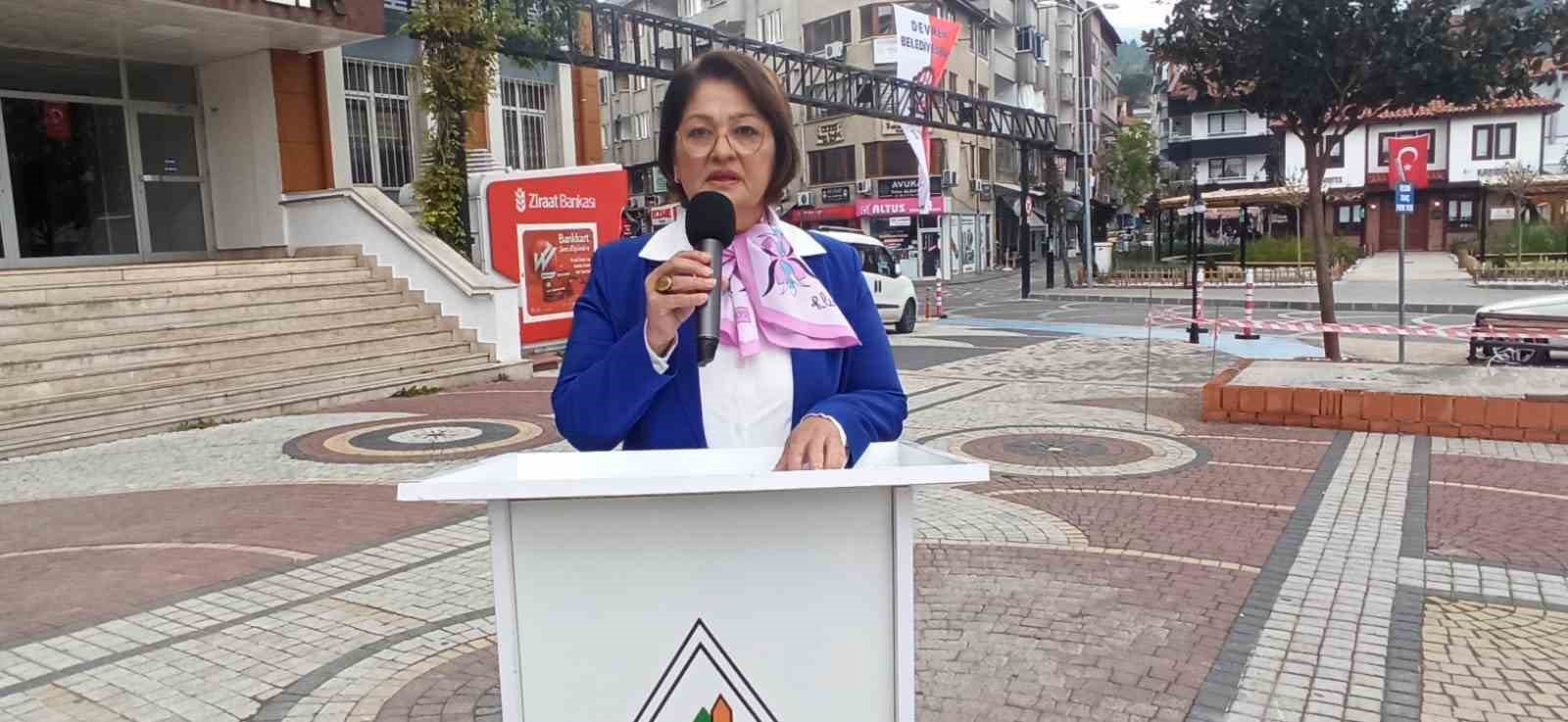 Devrek&rsquo;te "Muhtarlar G&uuml;n&uuml;"  d&uuml;zenlenen t&ouml;renle kutlandı
