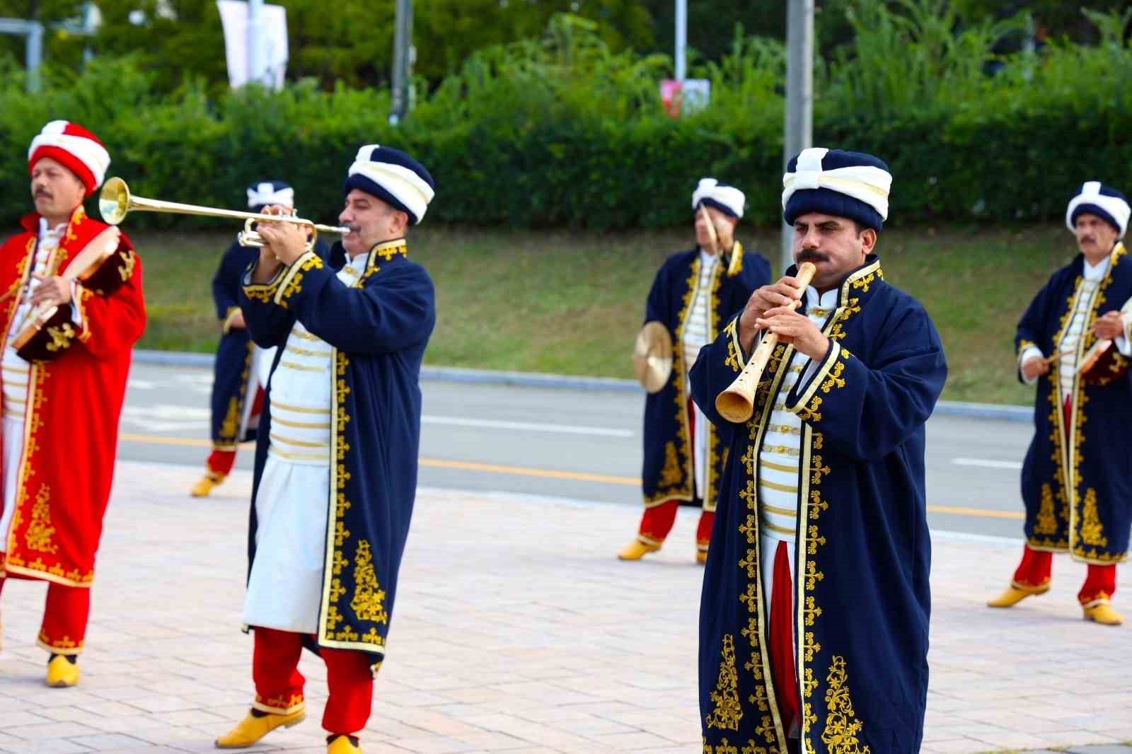 Kocaeli Mehter Takımı, Korelilerin g&ouml;nl&uuml;n&uuml; fethetti
