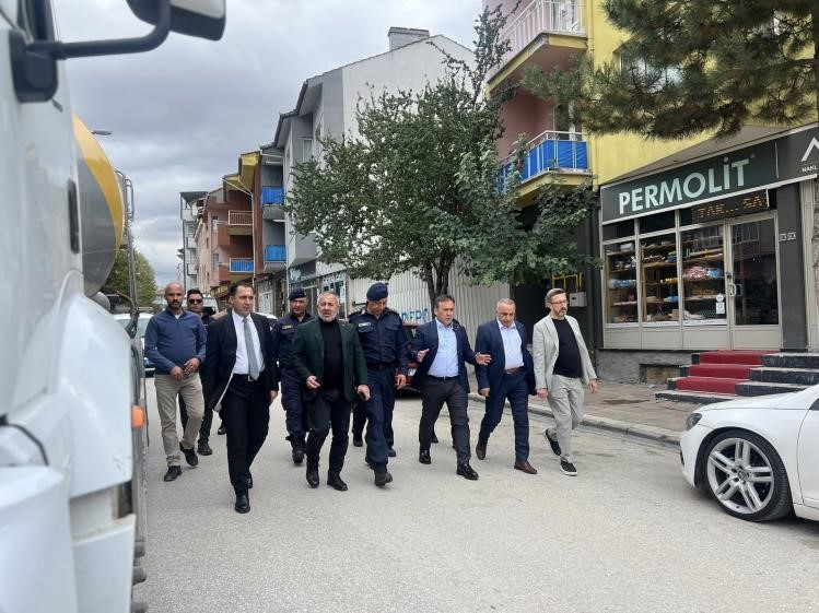 Boz&uuml;y&uuml;k&rsquo;te esnaf ve vatandaşlarla buluşma
