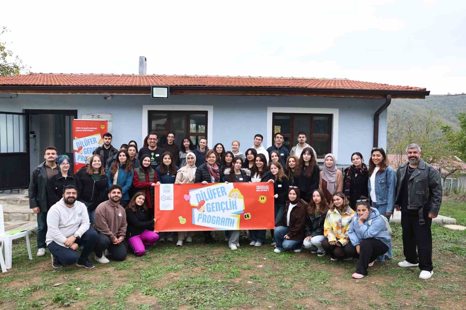 Gen&ccedil;ler Nil&uuml;fer&rsquo;in &Uuml;&ccedil;pınar Mahallesi&rsquo;nde bir araya geldi
