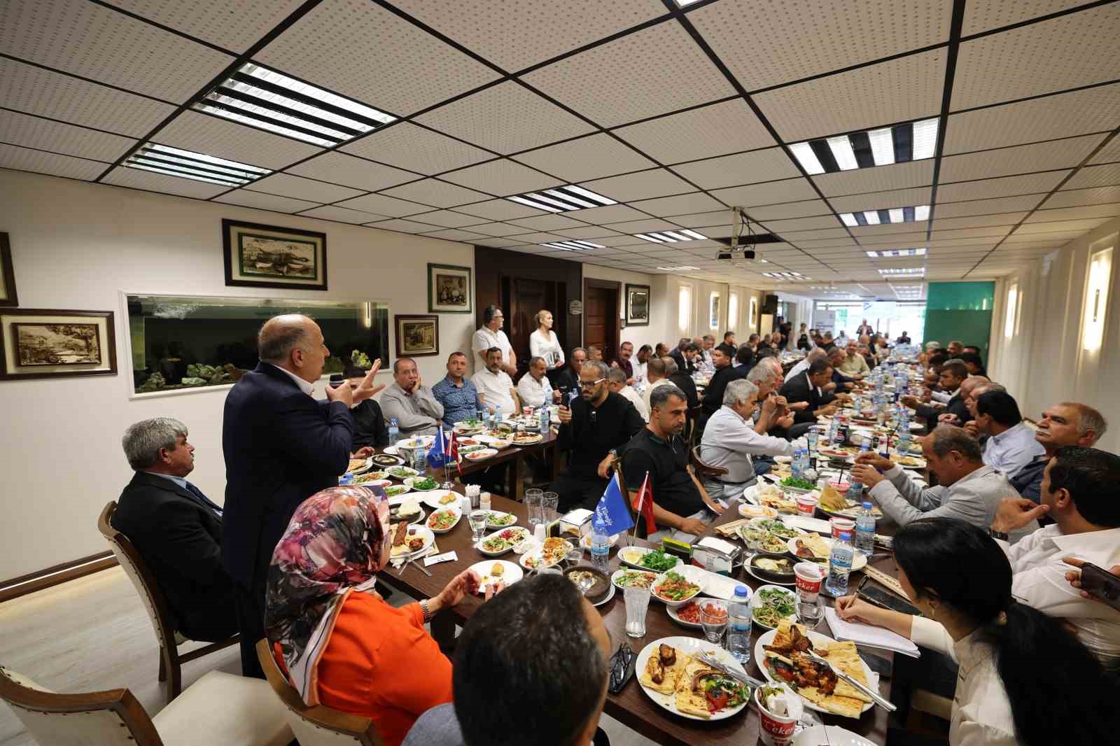 Yüreğir Belediye Başkanı Demirçalı : "Muhtarlar vatandaşın dertlerine ilk el uzatan kamu görevlileridir"
