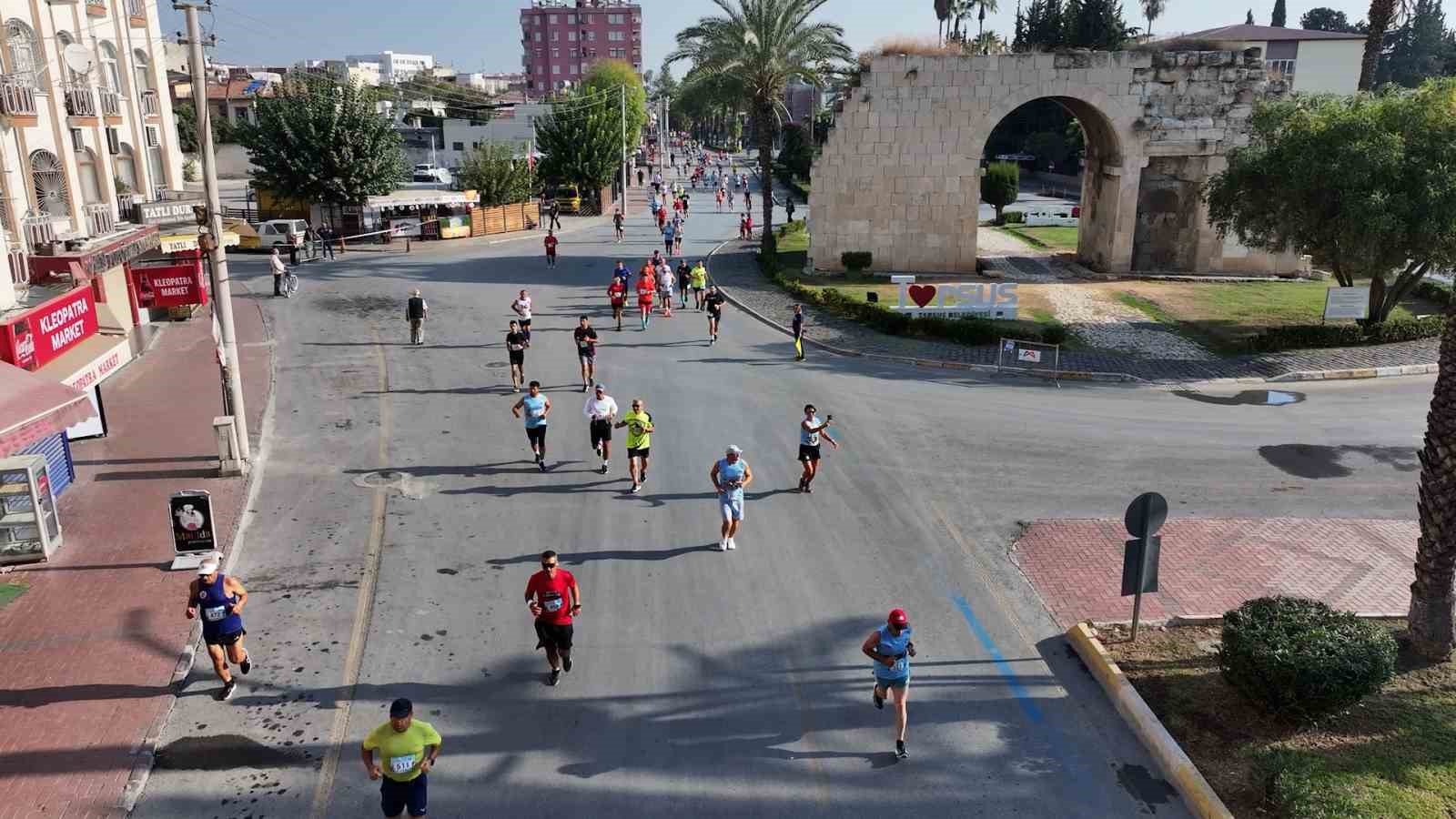 Uluslararası Tarsus Yarı Maratonu’nda Türk sporcular damga vurdu