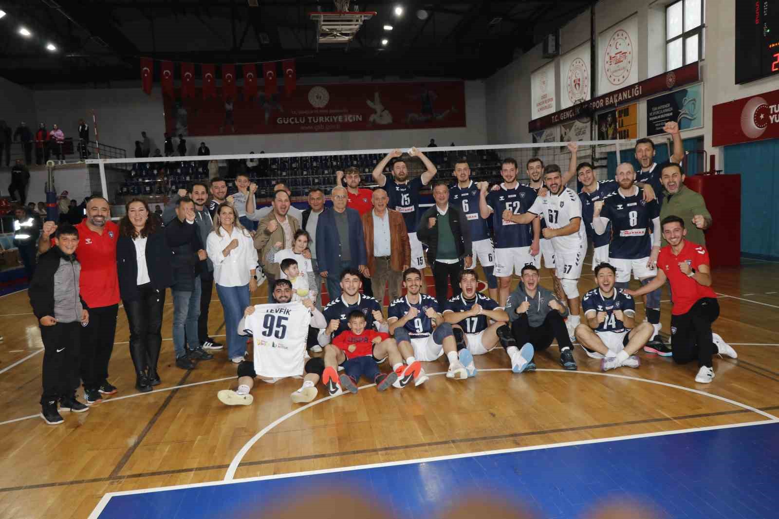 TVF Erkekler 1. Lig: D&uuml;zce Belediyesi Spor Akademisi: 3 - Fenerbah&ccedil;e: 0
