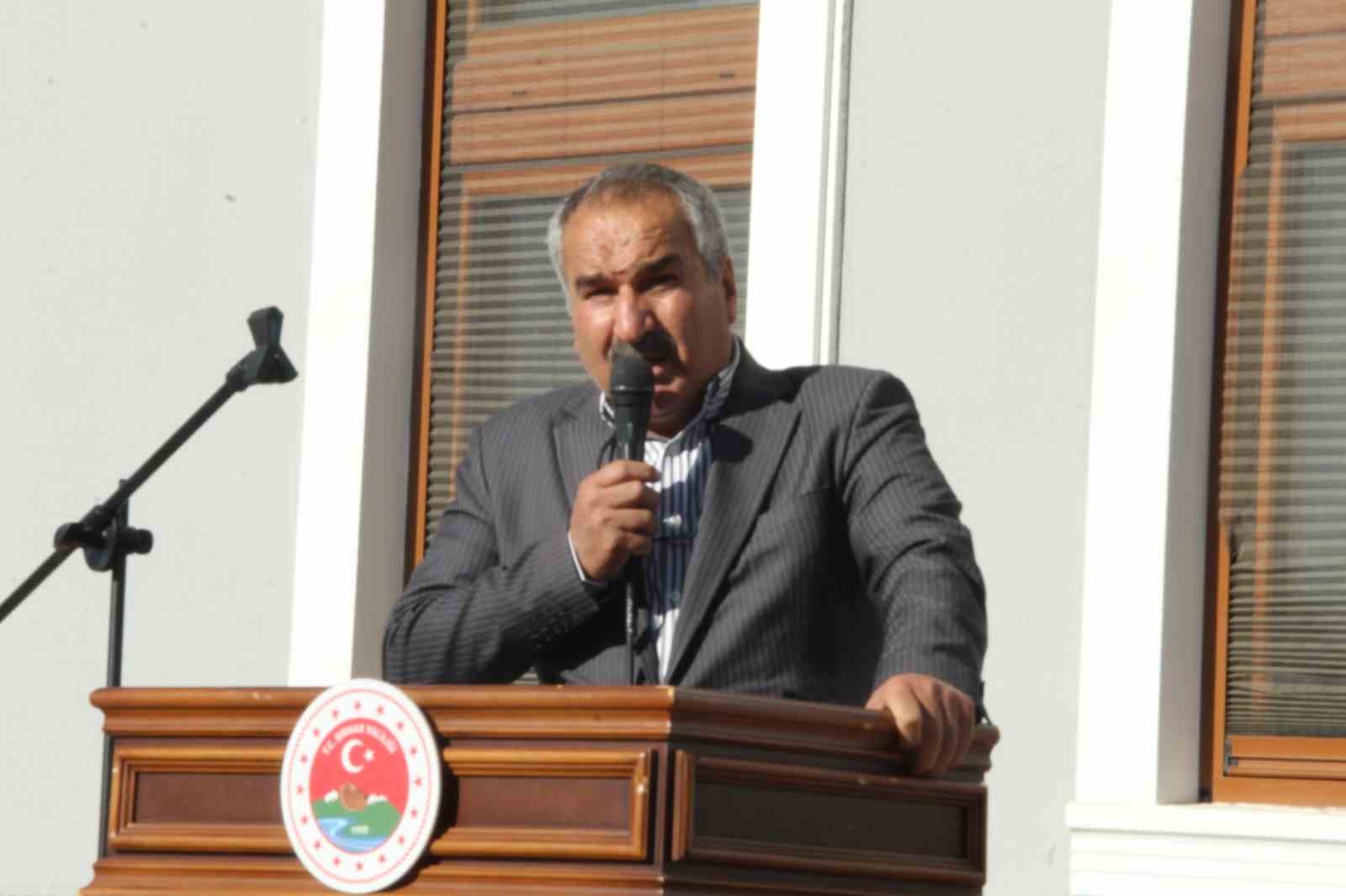 Vali Ekici: "Bir çocuk okula gitmiyorsa, Dicle’de kuzuyu kurda kaptırmışız demektir"
