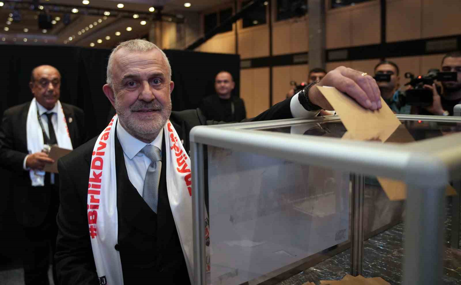 Ahmet Ürkmezgil, Beşiktaş divan kurulu başkanı oldu
