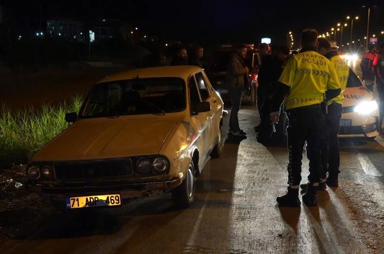 Cezaevi firarisinin ka&ccedil;ış denemesi başarısız oldu: Kilometrelerce s&uuml;ren kovalamaca sonrası yakalandı
