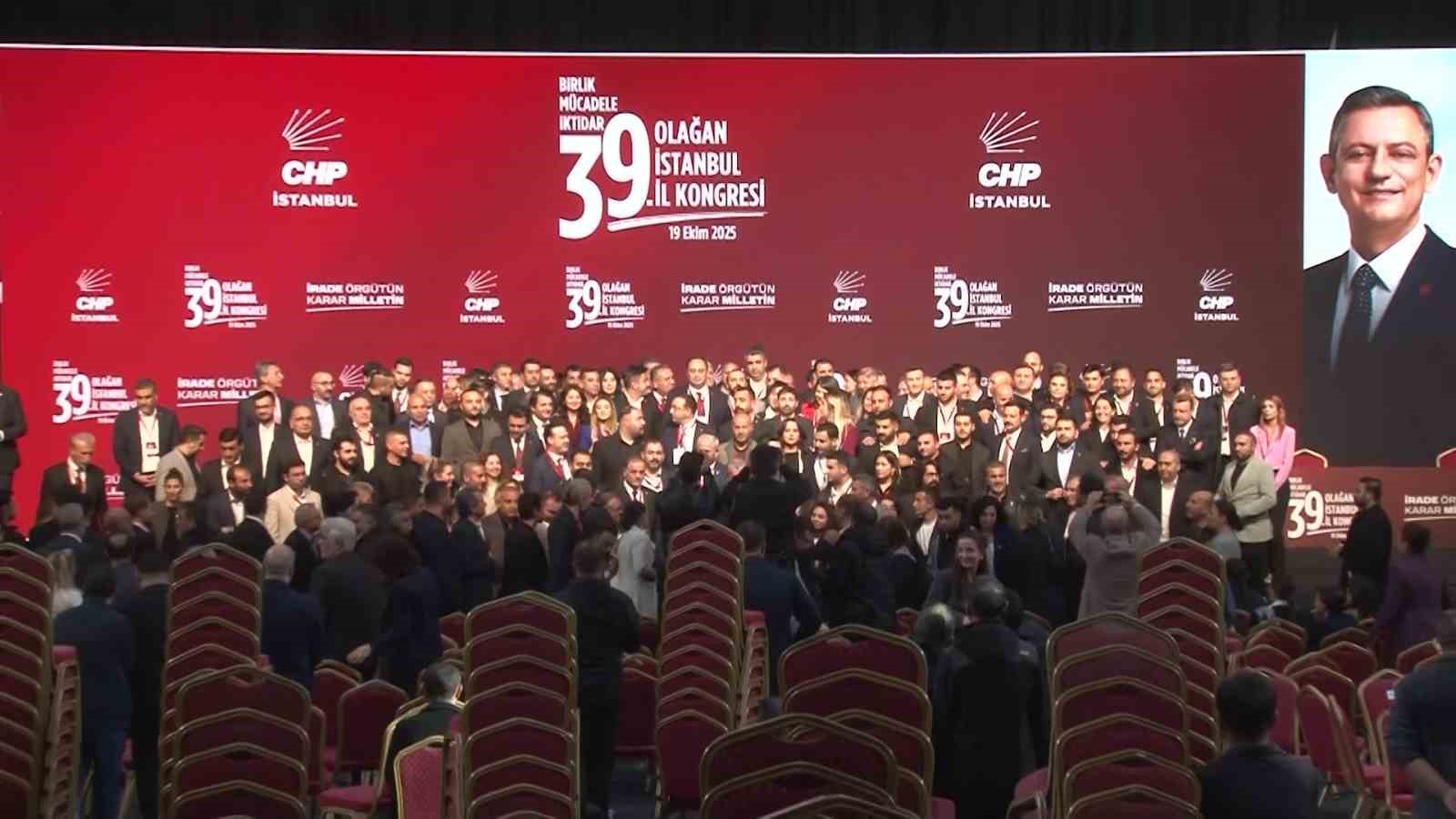 &Ouml;zg&uuml;r &Ccedil;elik oy &ccedil;okluğu ile yeniden CHP İstanbul İl Başkanı se&ccedil;ildi
