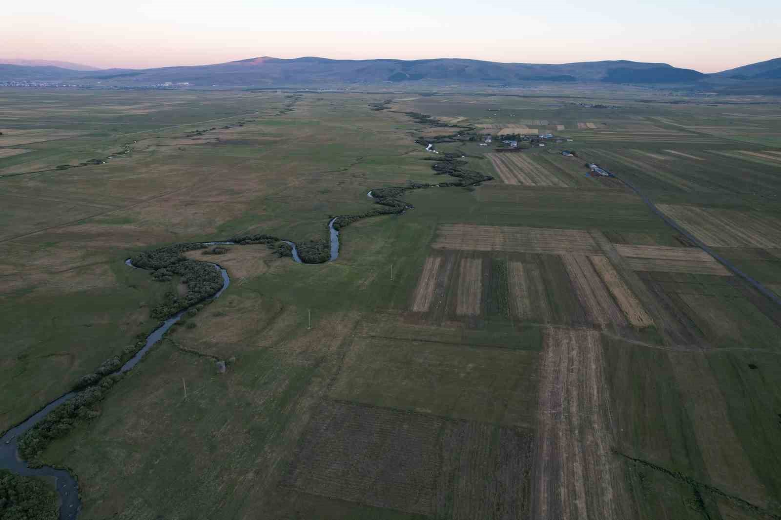 Ardahan&rsquo;da Menderesler havadan g&ouml;r&uuml;nt&uuml;lendi

