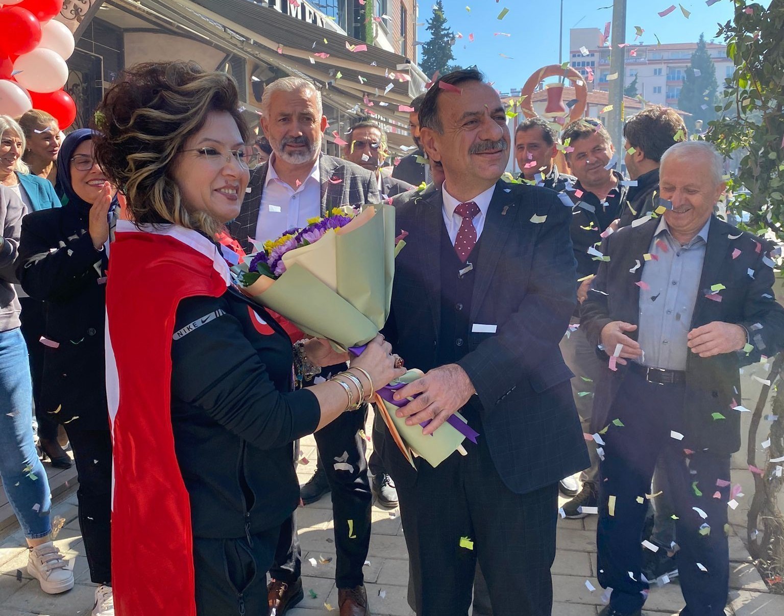 Dünya 2.’si kadın kuaför Denizli’nin gururu oldu
