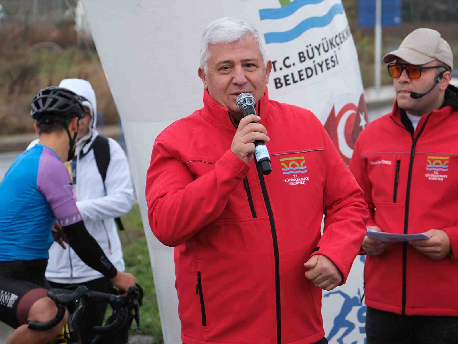 6. Uluslararası Ali Hüryılmaz Bisiklet Yarışı’nda sporcular nefesleri kesti
