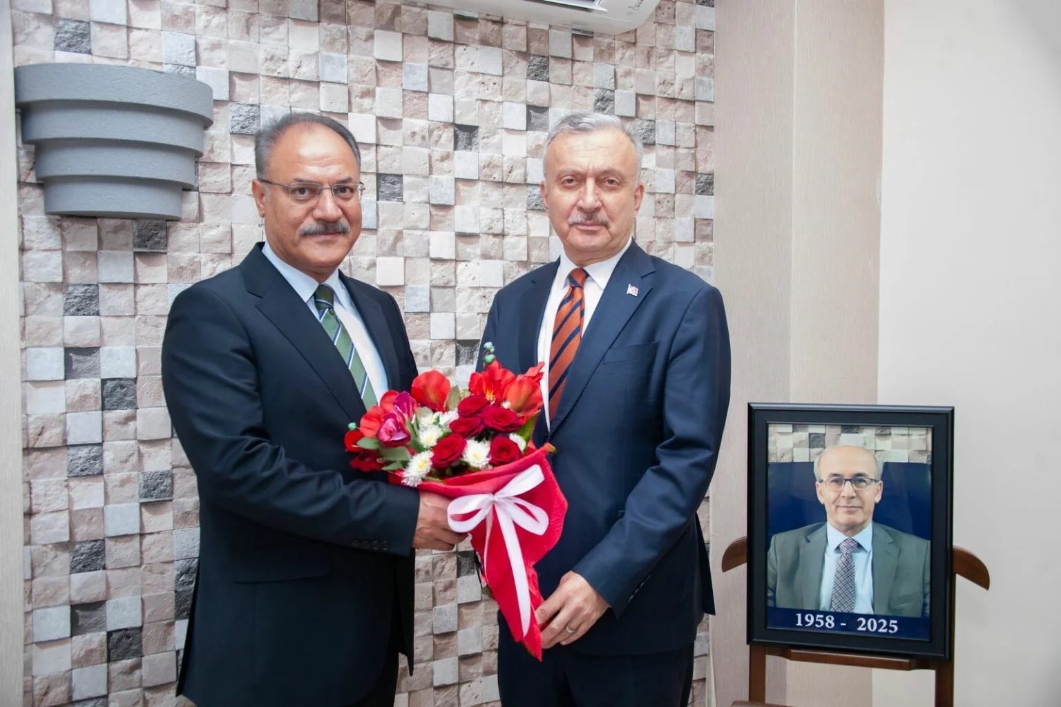 Prof. Dr. Karabulut, İktisadi ve İdari Bilimler Fakültesi Dekanı olarak atandı
