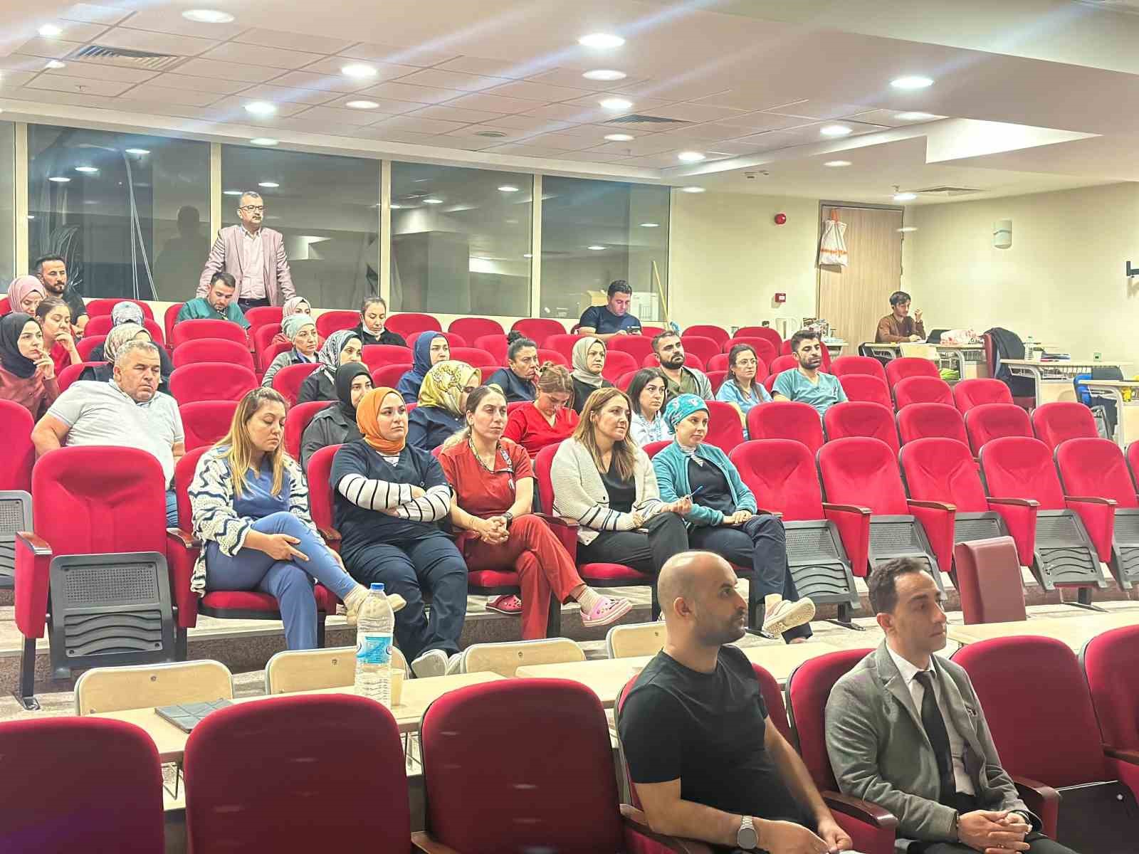 Siirt Eğitim ve Araştırma Hastanesinde transfüzyon güvenliği eğitimi
