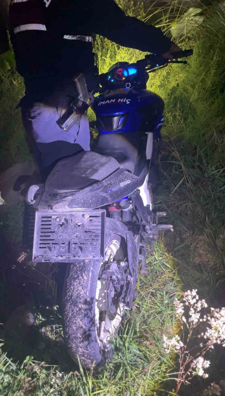 Çeşme’de plakasız, kasksız ve abartı egzozlu motorlara sıkı denetim