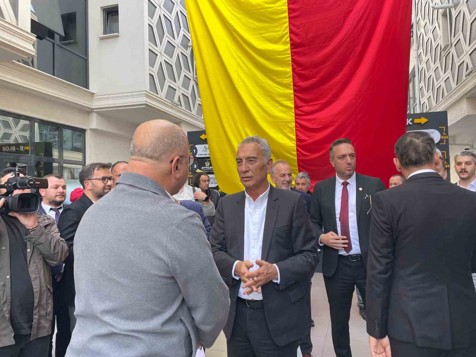 Adnan Polat, 1905 Kütahya Galatasaraylılar Derneği’nin açılışına katıldı
