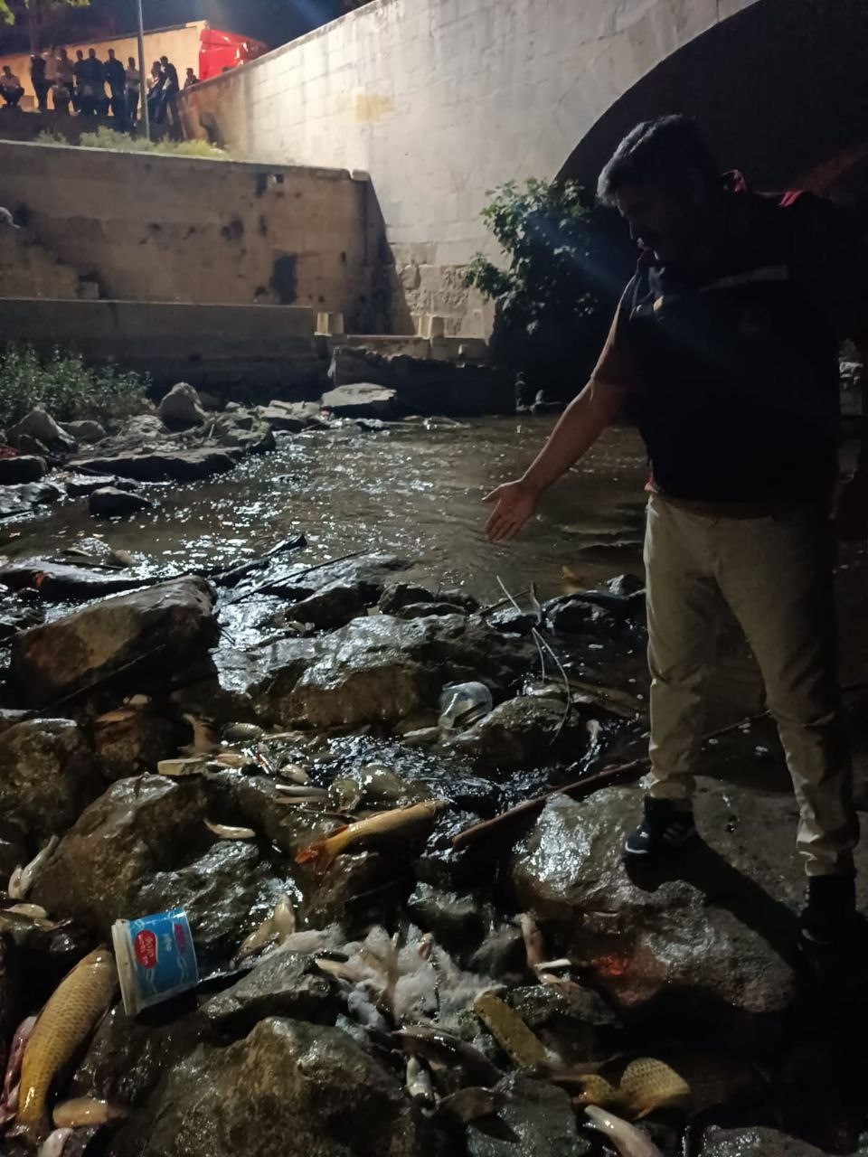 Ceyhan Nehri’ndeki kirlilikle ilgili numune alındı