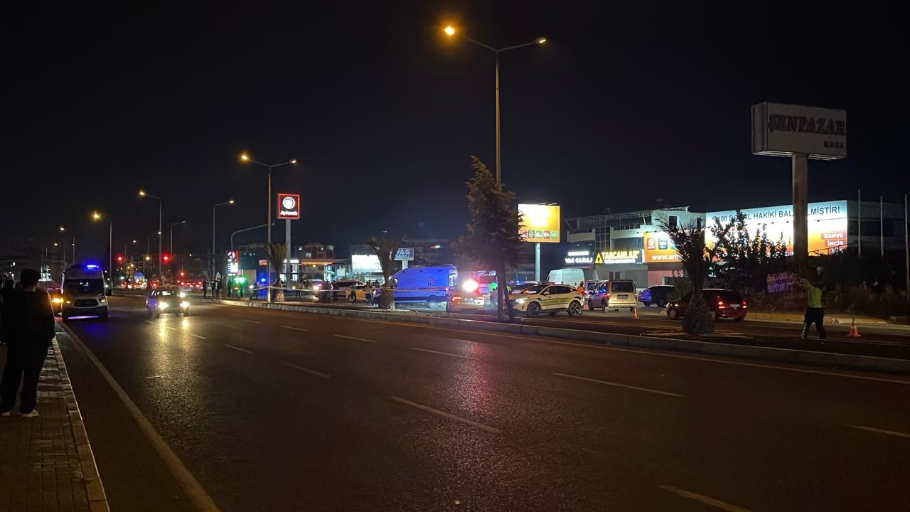 Balıkesir&rsquo;de 3 kişiyi &ouml;ld&uuml;ren ve ikisi polis 7 kişiyi yaralayan caninin eşkal fotoğrafı ortaya &ccedil;ıktı
