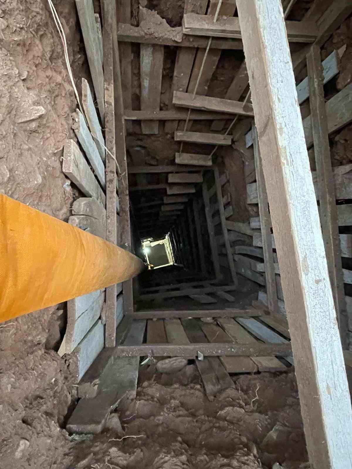 Jandarmadan ka&ccedil;ak kazıya su&ccedil;&uuml;st&uuml;
