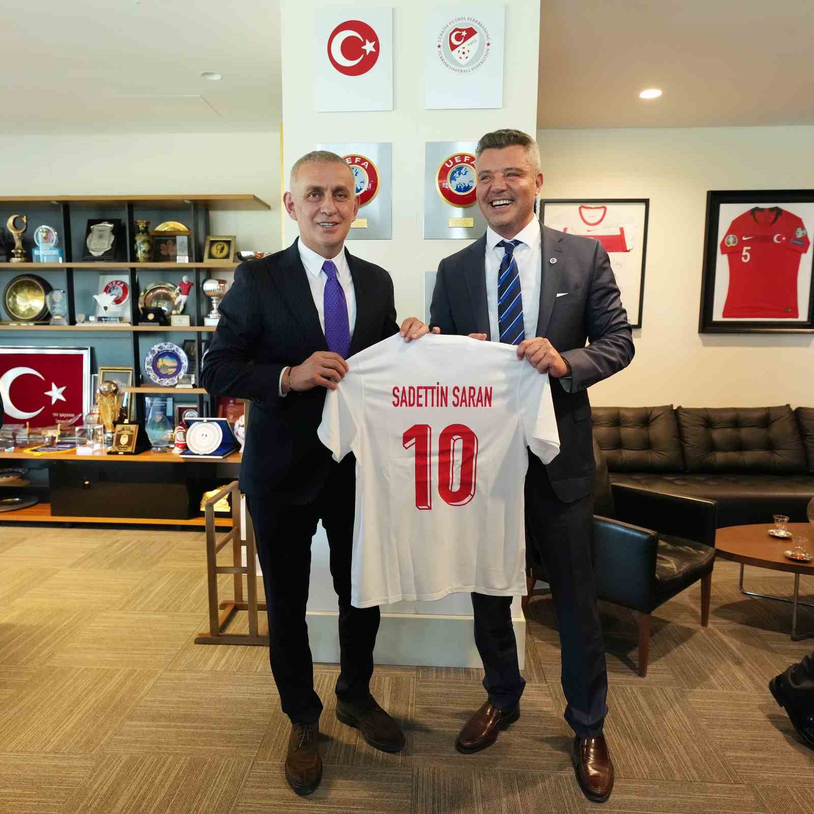Fenerbahçe Başkanı Sadettin Saran, TFF Başkanı Hacıosmanoğlu’nu ziyaret etti
