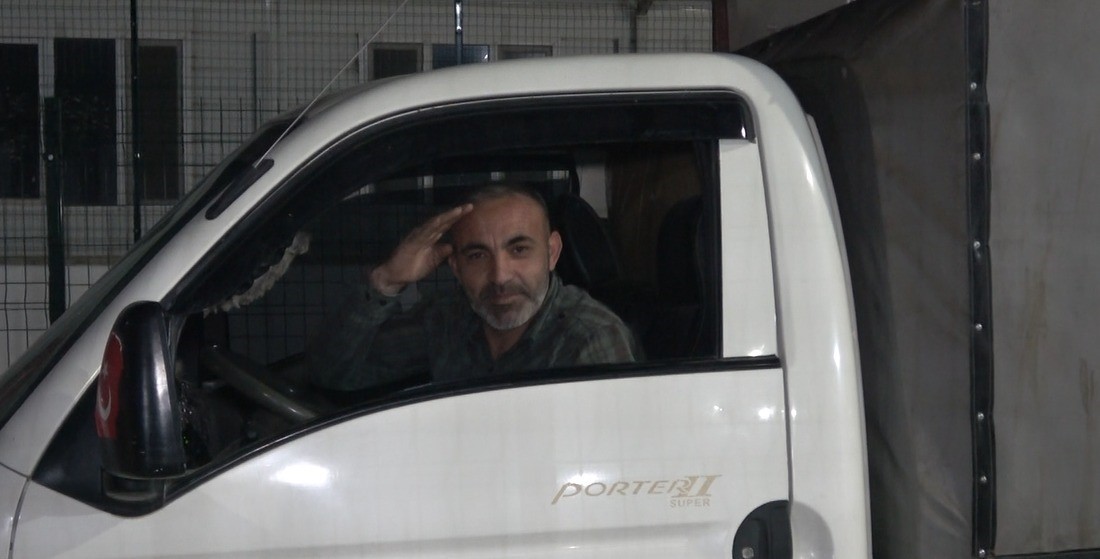 Suriyelilerin &uuml;lkelerine d&ouml;n&uuml;şleri gece ge&ccedil; saatlerde de devam ediyor
