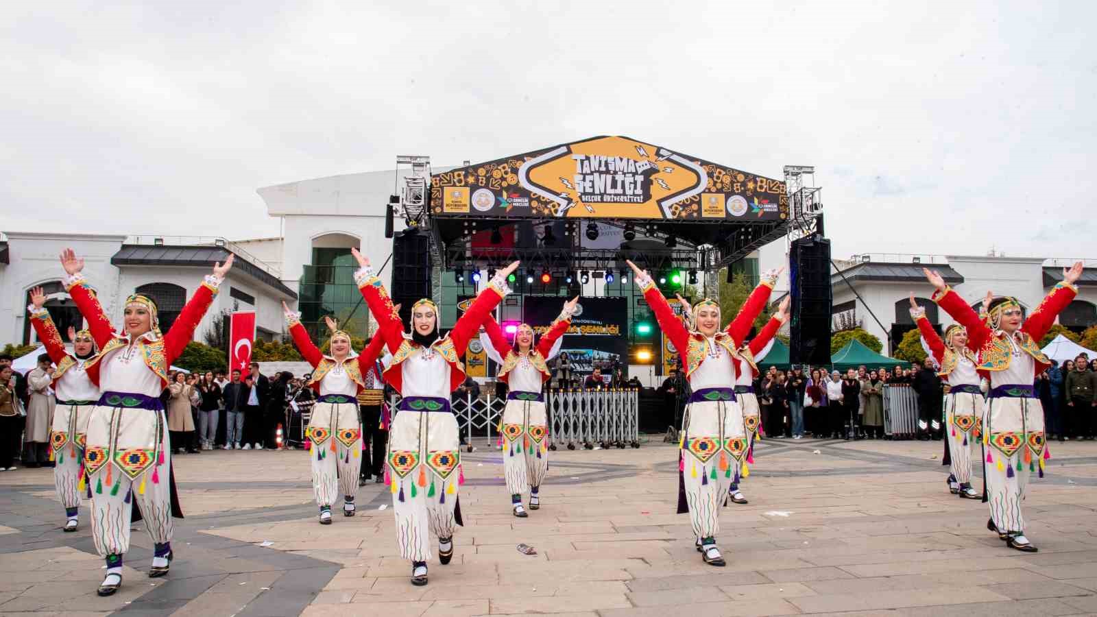 Selçuk Üniversitesinde Tanışma Şenliği coşkuyla başladı
