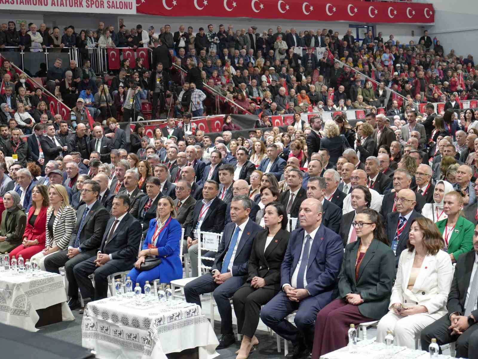 CHP Genel Başkanı Özel, CHP Kastamonu İl Başkanlığı 39. İl Kongresi’ne katıldı
