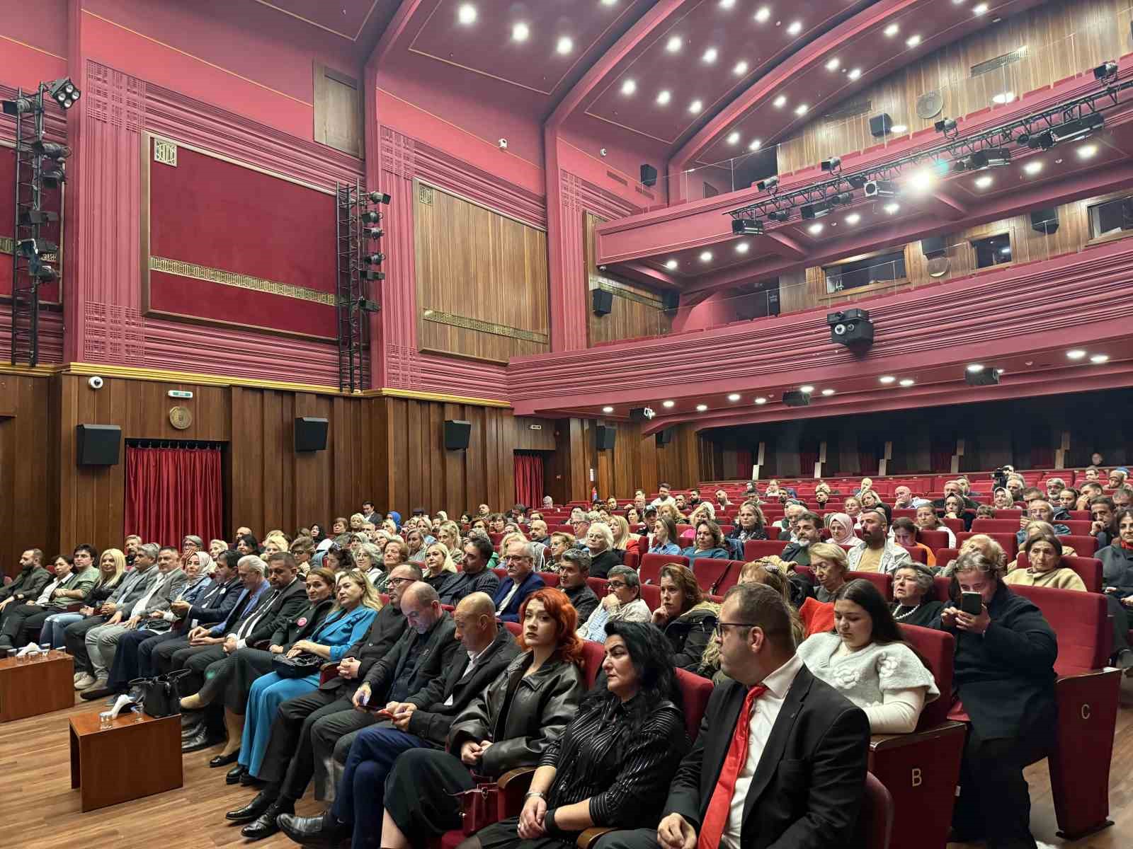 "Canımdan Can" filmi galası yoğun ilgi gördü
