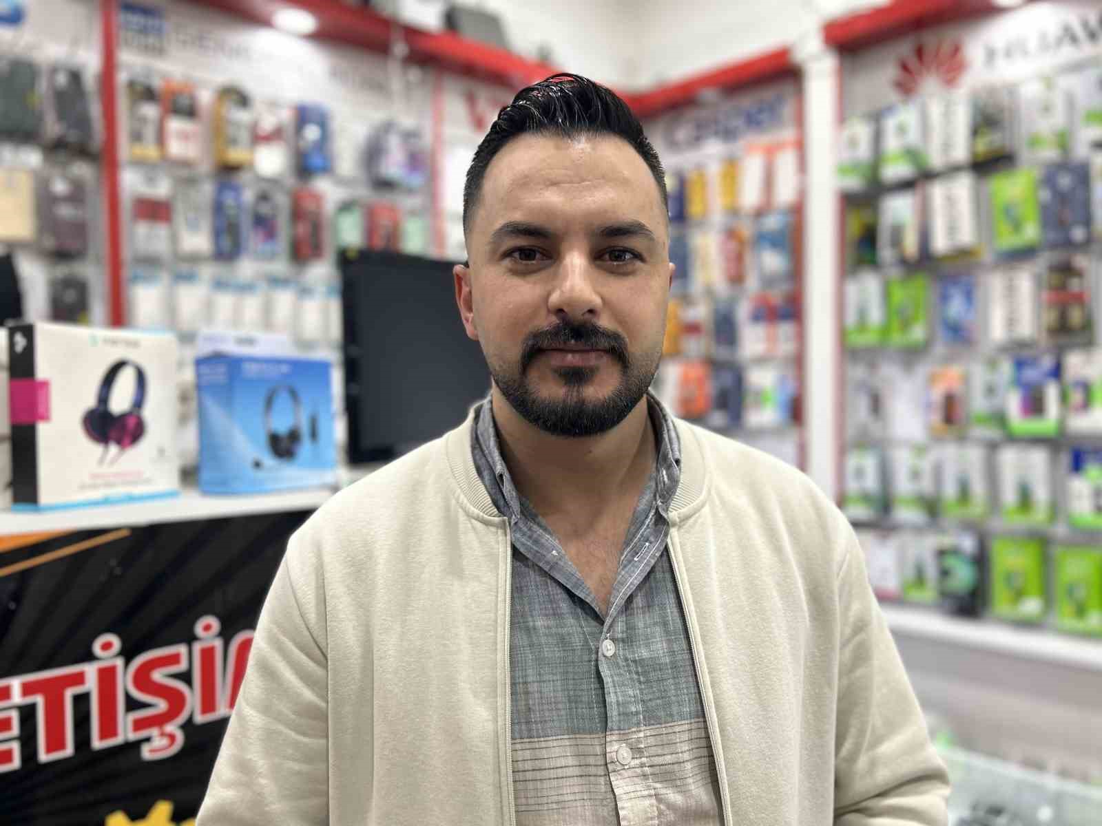 Van&rsquo;da cep telefonu bataryası bomba gibi patladı
