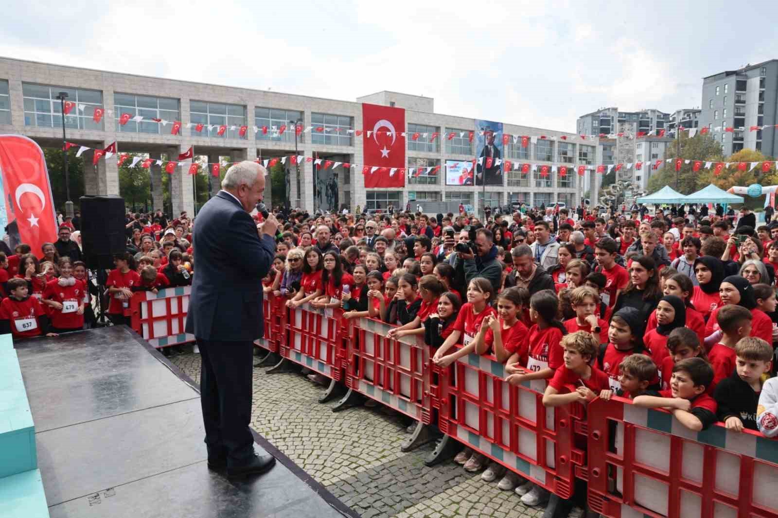 Dereceye girenler &ouml;d&uuml;llendirildi
