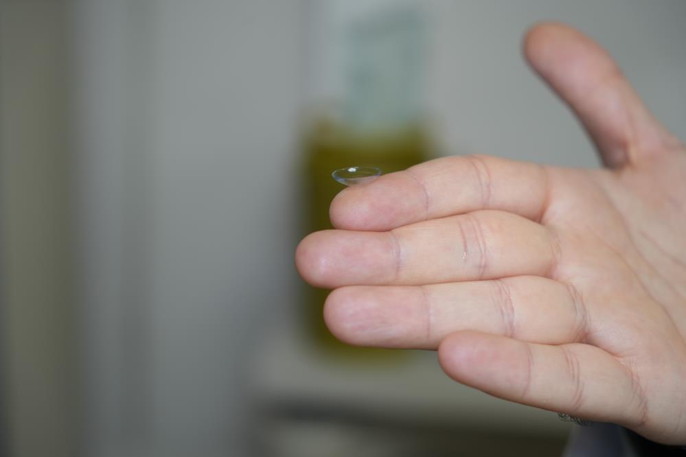 Uygunsuz kontakt lens kullanımına dikkat: