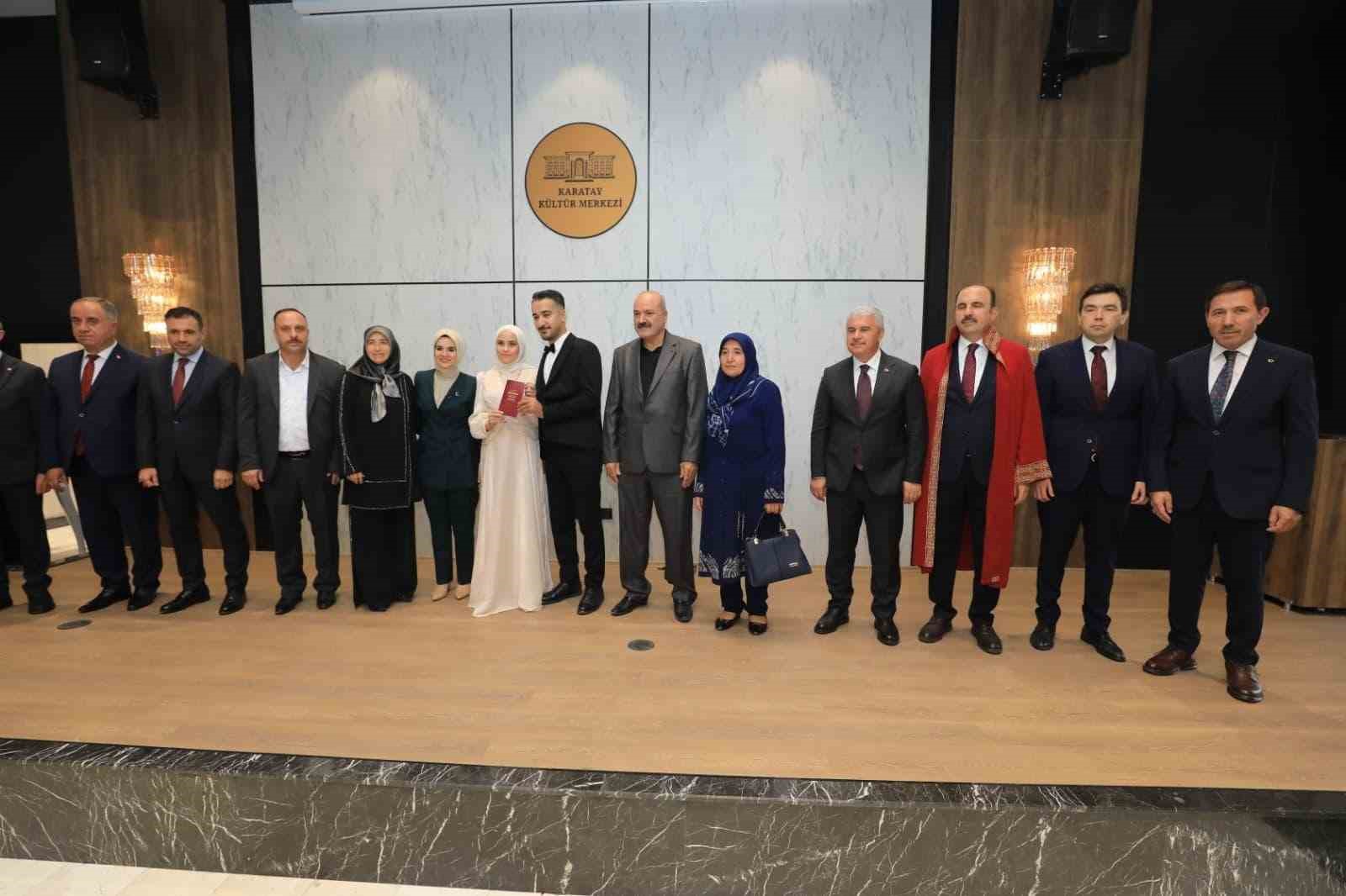Bakan G&ouml;ktaş, Konya&rsquo;da evlilik kredisinden yararlanan &ccedil;iftin nikah şahidi oldu
