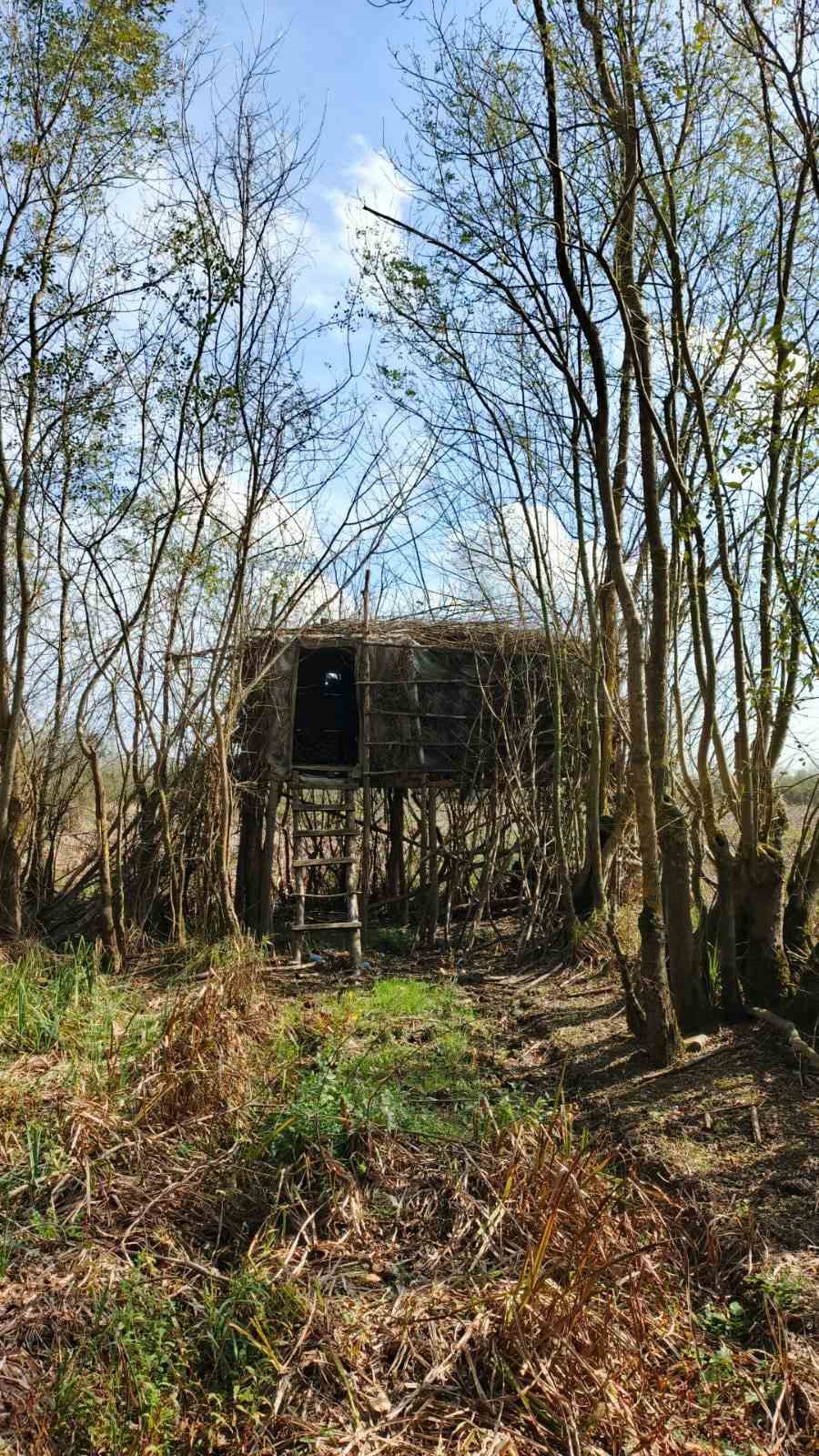 Ka&ccedil;ak avcılıkta kullanılan 6 avcı kul&uuml;besi imha edildi
