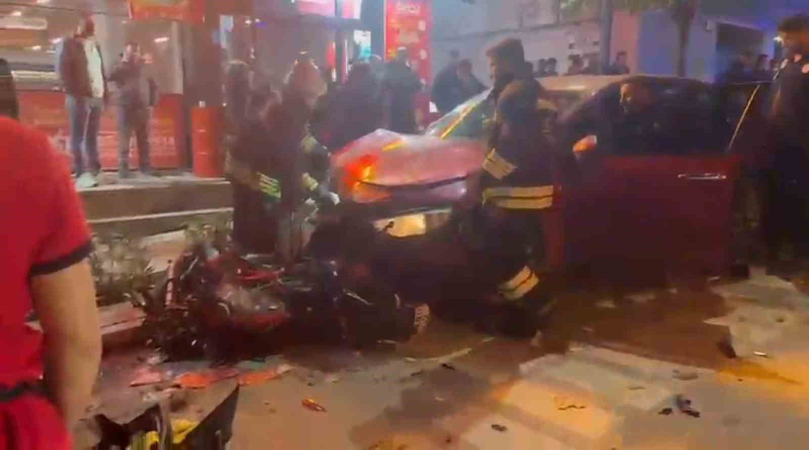 Şerit ihlali 7 aracı birbirine kattı: 2 yaralı
