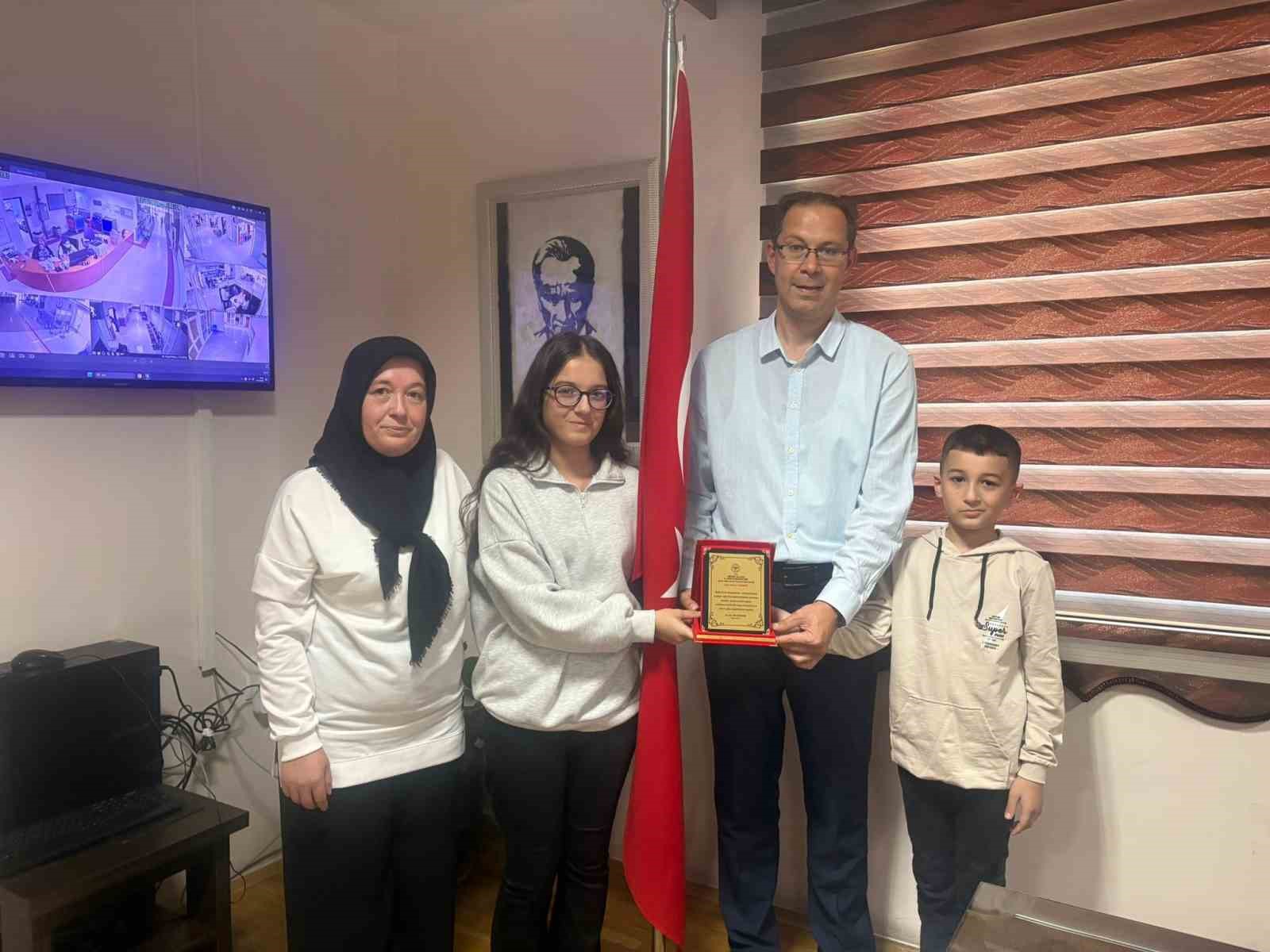 Genç kız sağlığına kavuştu, annesi hastaneye bağış yaptı
