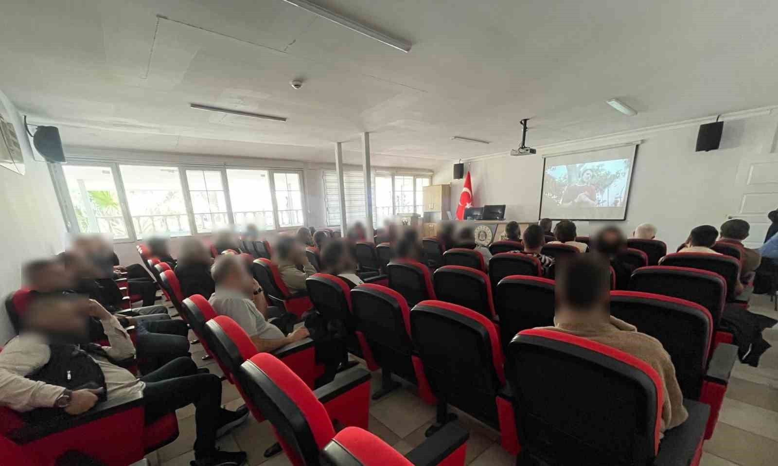 Y&uuml;k&uuml;ml&uuml;ler, işgal altındaki Filistin&rsquo;i anlatan belgeseli izledi
