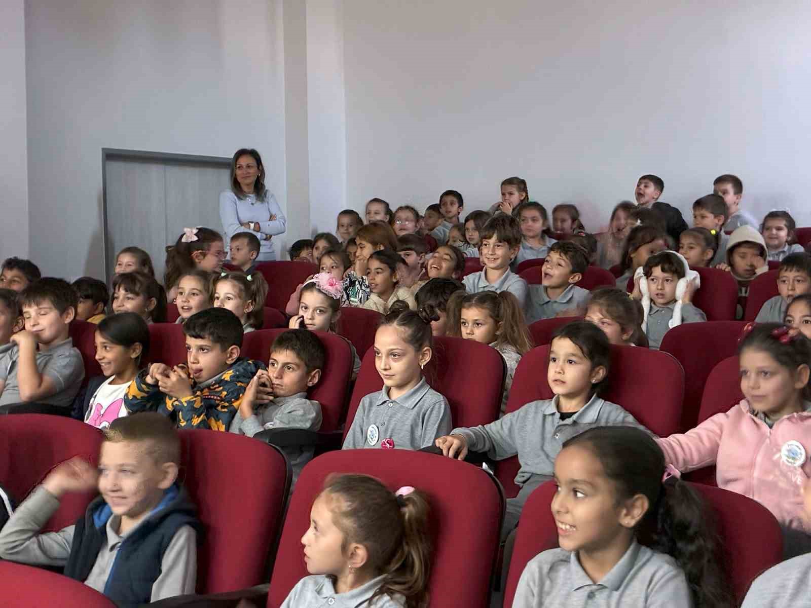 "Akça" tiyatrosuyla minikler çevre bilinci kazandı
