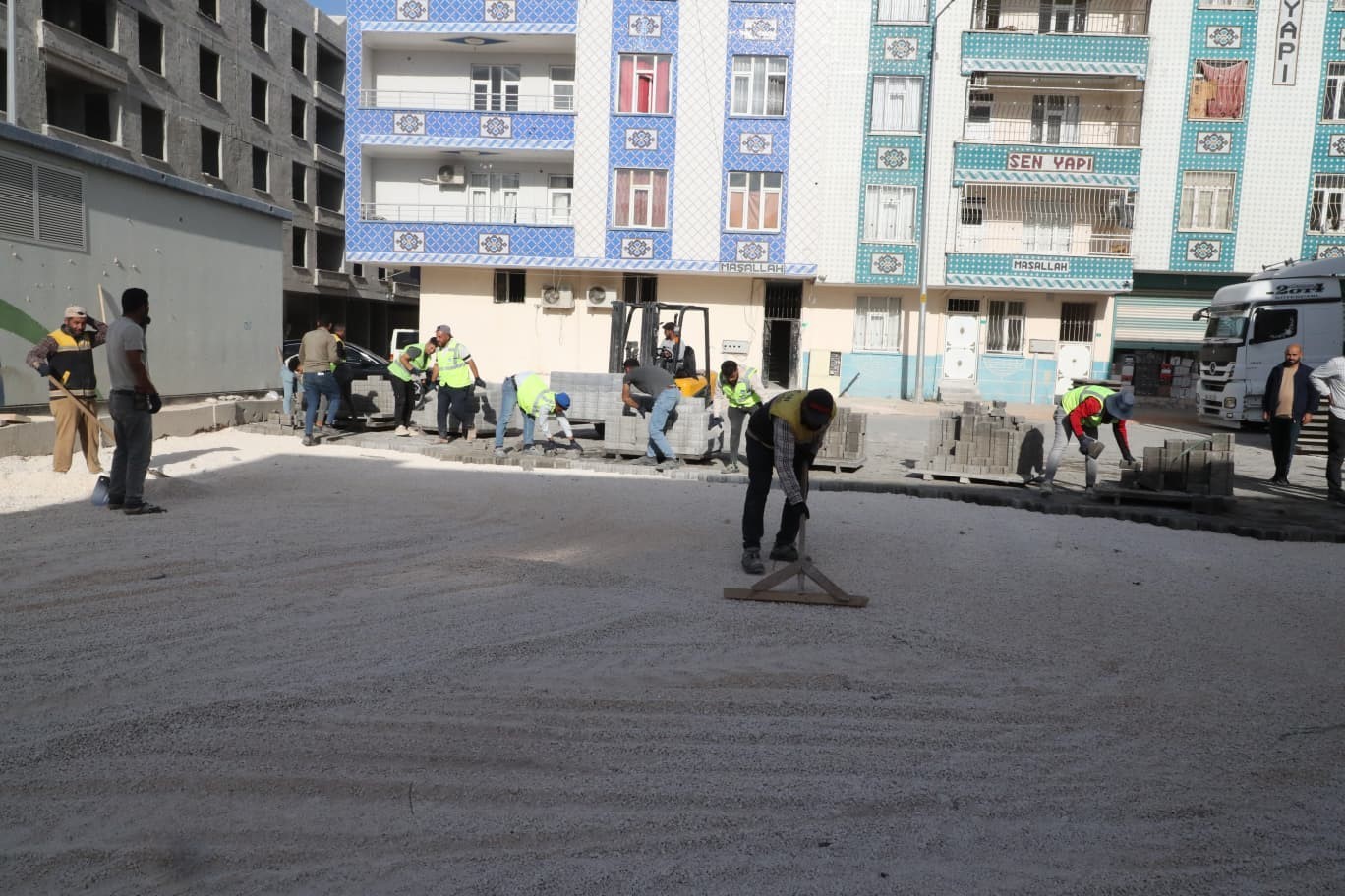 Mehmet Kuş Eyyübiye’deki yol çalışmalarını yerinde inceledi