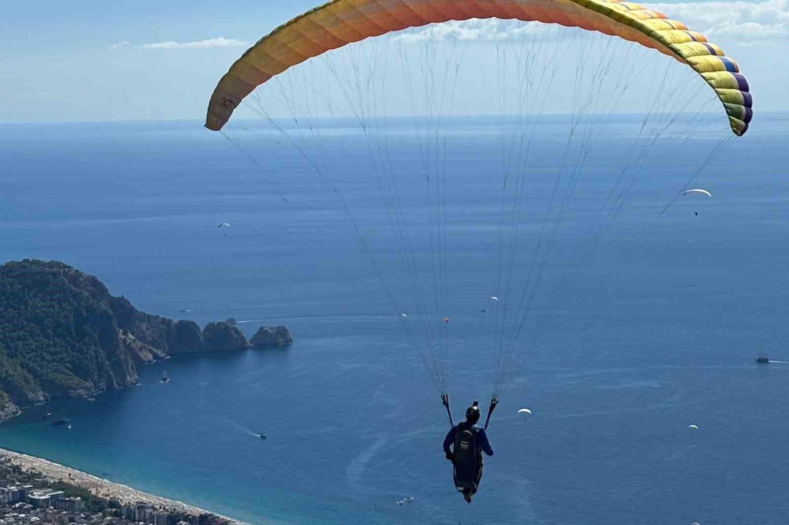 ALKÜ, 13. Dünya Yamaç Paraşütü Hedef Şampiyonası’nda önemli rol üstlendi
