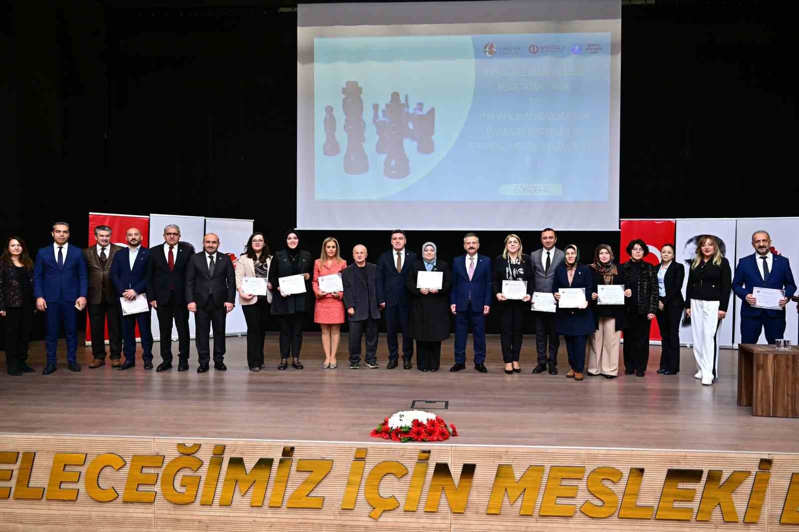 Vali Aksoy, ’Yeminli Aile Arabuluculuğu Belge ve Yemin Töreni’ne katıldı